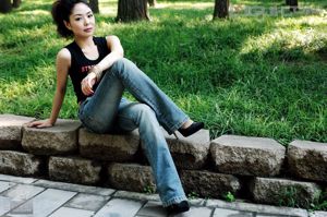 Model Bing Qing "청바지와 스타킹 거리 촬영"[丽 柜 LiGui] 실크 발 사진 사진